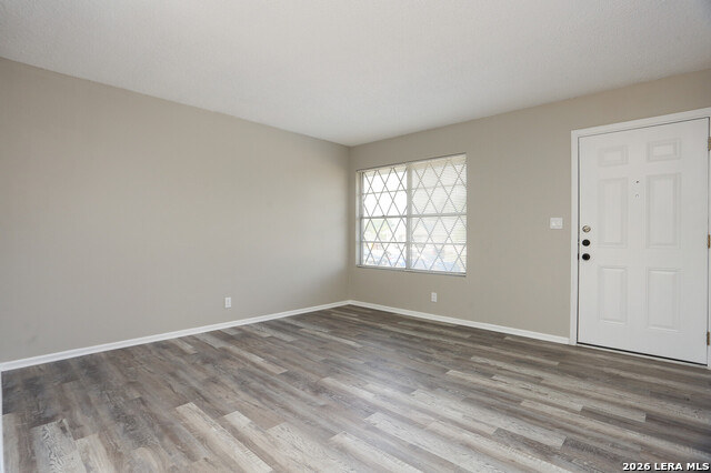 7306 Glen Hart Property Photo 5