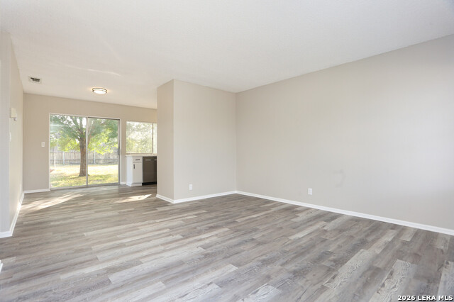 7306 Glen Hart Property Photo 7