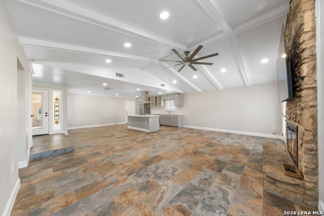 640 Crest Ln Property Photo 13
