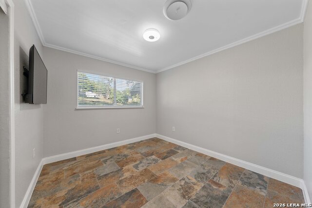 640 Crest Ln Property Photo 19