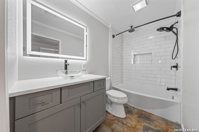 640 Crest Ln Property Photo 22