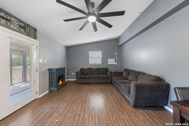 640 Crest Ln Property Photo 28