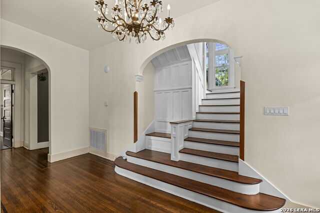 120 W Craig Pl Property Photo 8