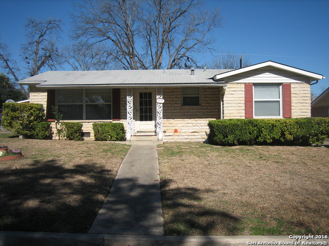 2719 Hiawatha Property Photo 1
