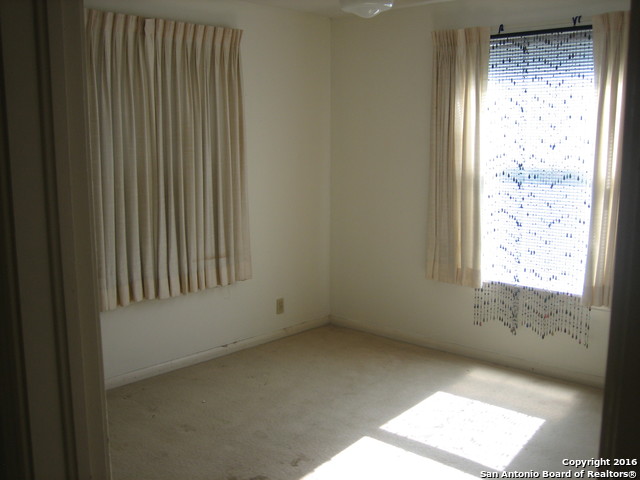 2719 Hiawatha Property Photo 6