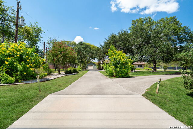 1033 E Live Oak Property Photo 6
