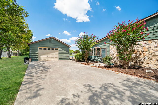 1033 E Live Oak Property Photo 11