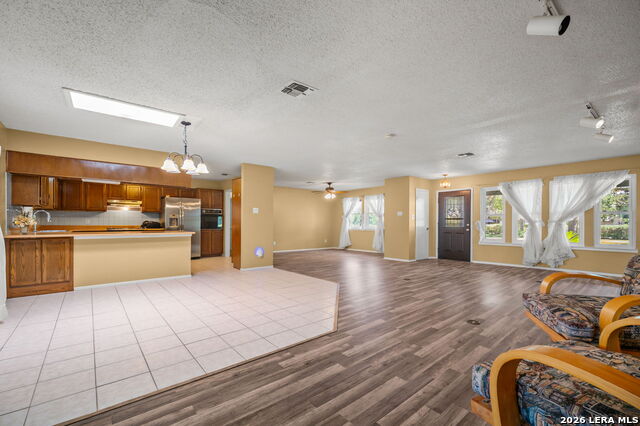 1033 E Live Oak Property Photo 17