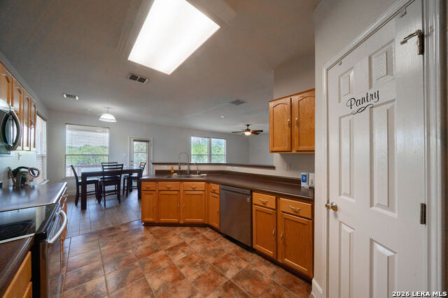 12107 Redbud Leaf Property Photo 10
