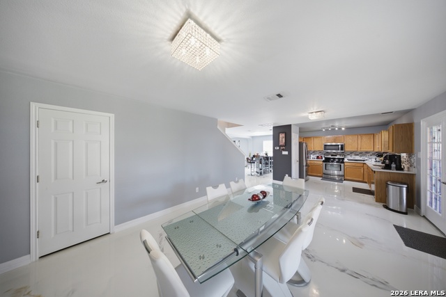 9007 Lilac Hl Property Photo 3