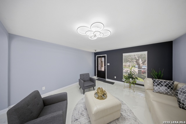 9007 Lilac Hl Property Photo 5