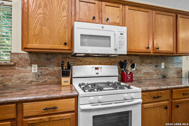 8307 La Fleur Property Photo 9
