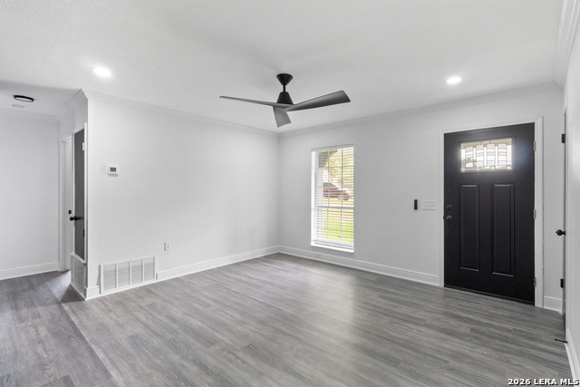 11915 Los Cerros St Property Photo 3