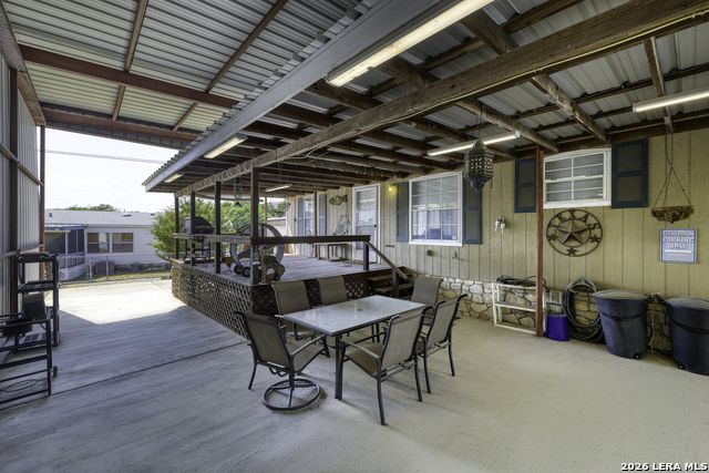 69 Ash St Property Photo 4