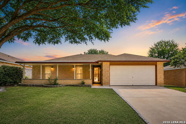 182 Clear Oak Property Photo 1