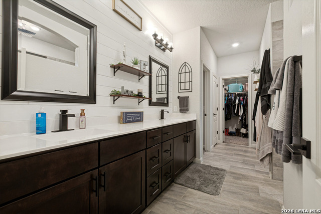 13929 Westbury Fls Property Photo 13