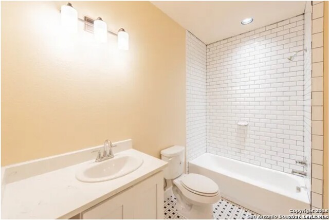 1418 W Hollywood Property Photo 5