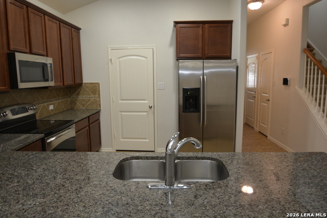 3735 Ox-eye Daisy Property Photo 4