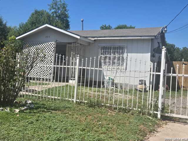 223 Prosperity Dr. Property Photo 2