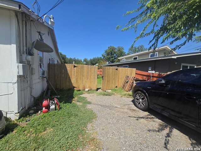223 Prosperity Dr. Property Photo 6