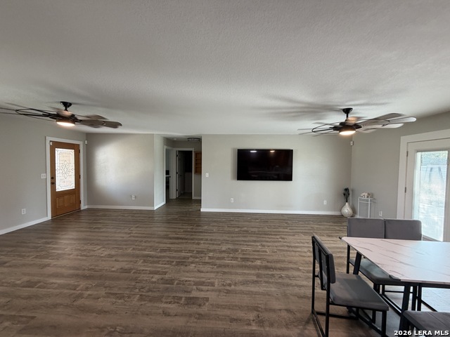 433 W Klein Rd Property Photo 5