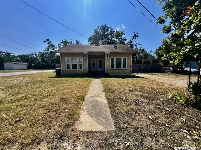 229 Travis St Property Photo 1