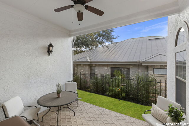 4 Waterford Gln Property Photo 6