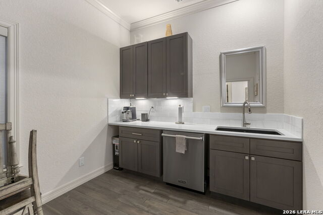 4 Waterford Gln Property Photo 9