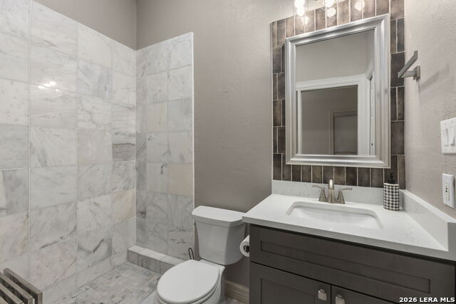 4 Waterford Gln Property Photo 10