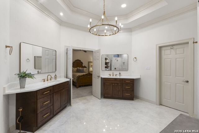 4 Waterford Gln Property Photo 16