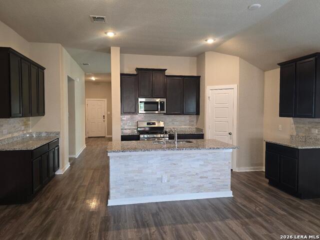 10711 Rosalina Loop Property Photo 6