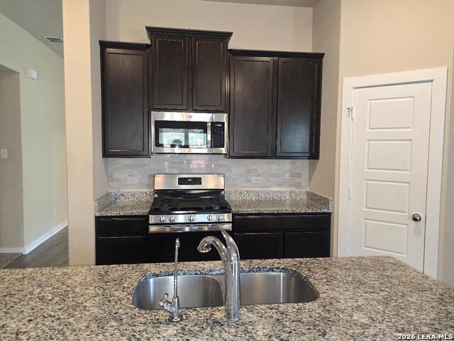 10711 Rosalina Loop Property Photo 9