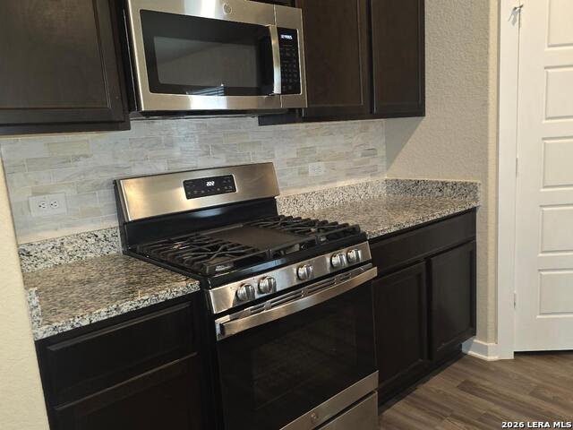 10711 Rosalina Loop Property Photo 12