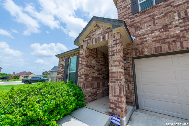 5526 Castle Brook Dr Property Photo 5