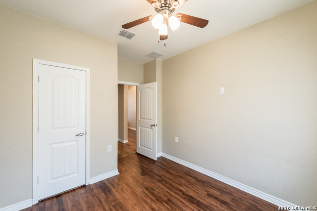 5526 Castle Brook Dr Property Photo 12