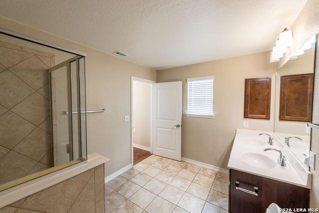 5526 Castle Brook Dr Property Photo 21
