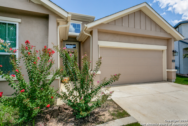 8359 Sunrise Gln Property Photo 2