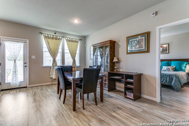 8359 Sunrise Gln Property Photo 8