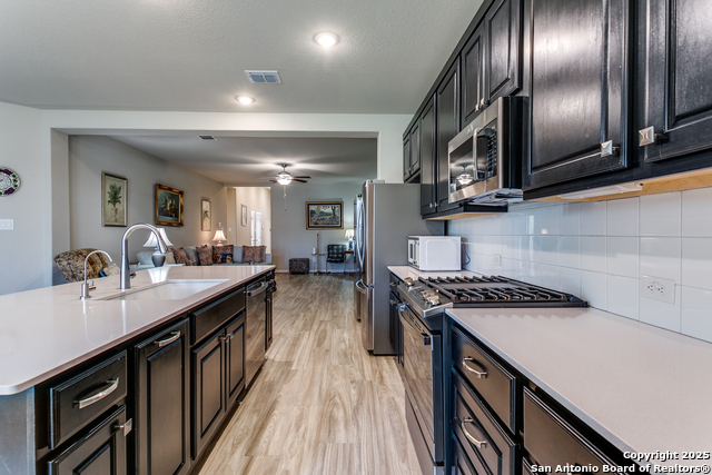 8359 Sunrise Gln Property Photo 12