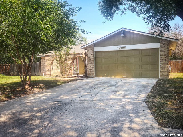 7103 Moss Creek Drive Property Photo 2