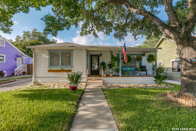 2218 W MAGNOLIA AVE