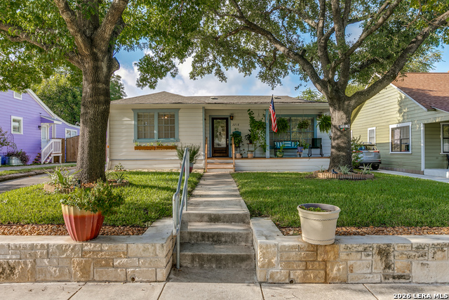 2218 W Magnolia Ave Property Photo 2