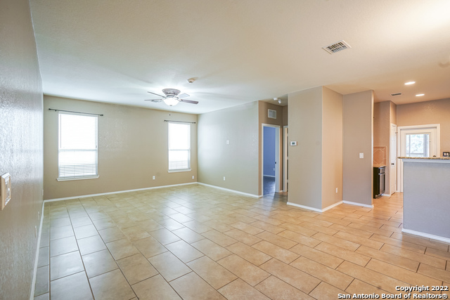 425 Auburn Park Property Photo 6