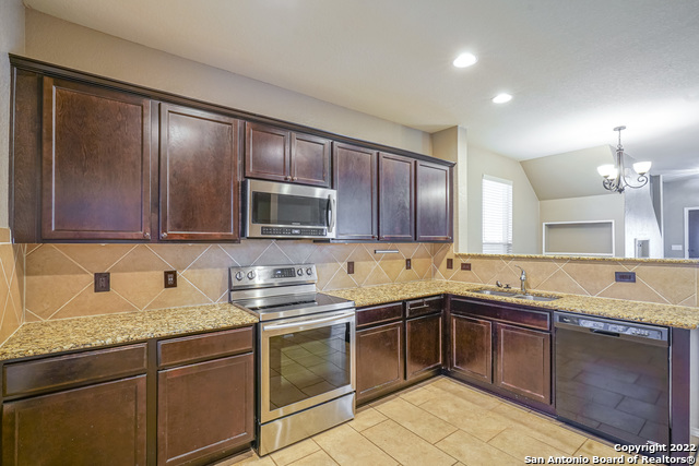 425 Auburn Park Property Photo 12