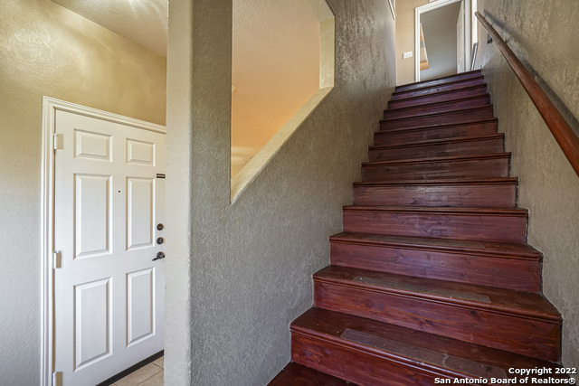 425 Auburn Park Property Photo 18