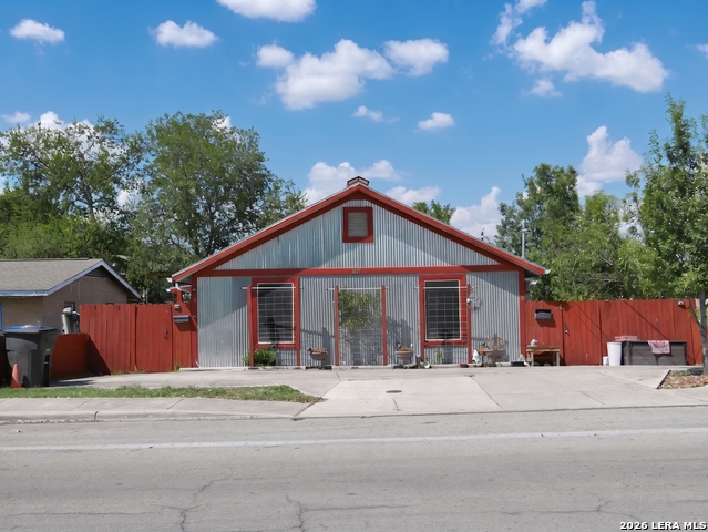 401 Dora St Property Photo 1