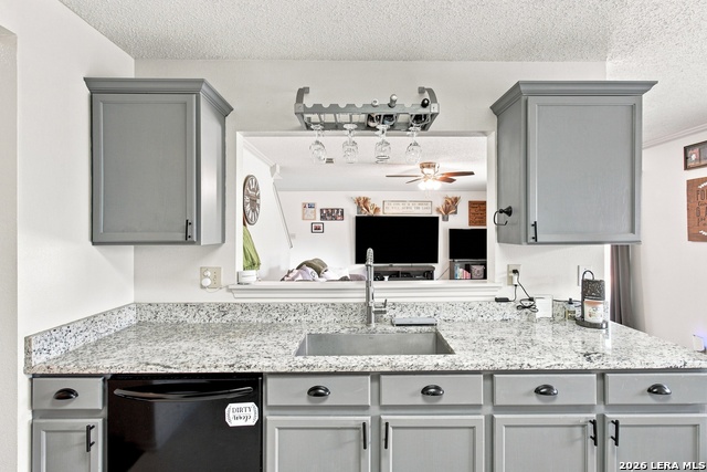10210 Silverbrook Pl Property Photo 4