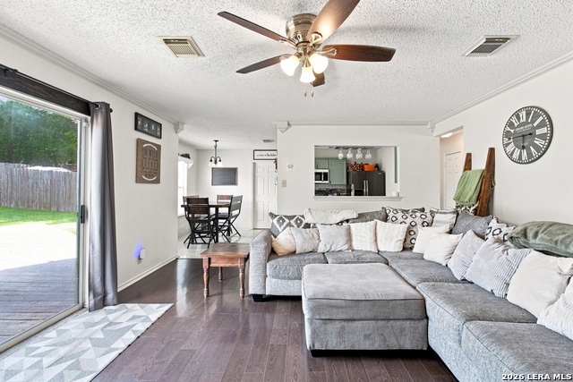 10210 Silverbrook Pl Property Photo 7