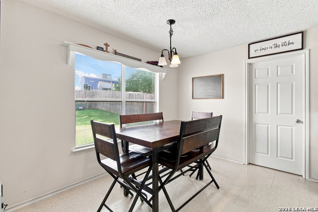 10210 Silverbrook Pl Property Photo 9