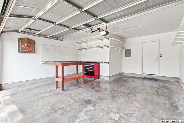 10210 Silverbrook Pl Property Photo 13